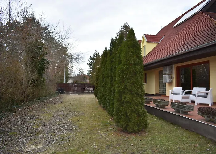 Villa Lily *